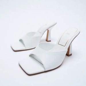 ZARA WHITE SQUARE TOE WHITE MULES